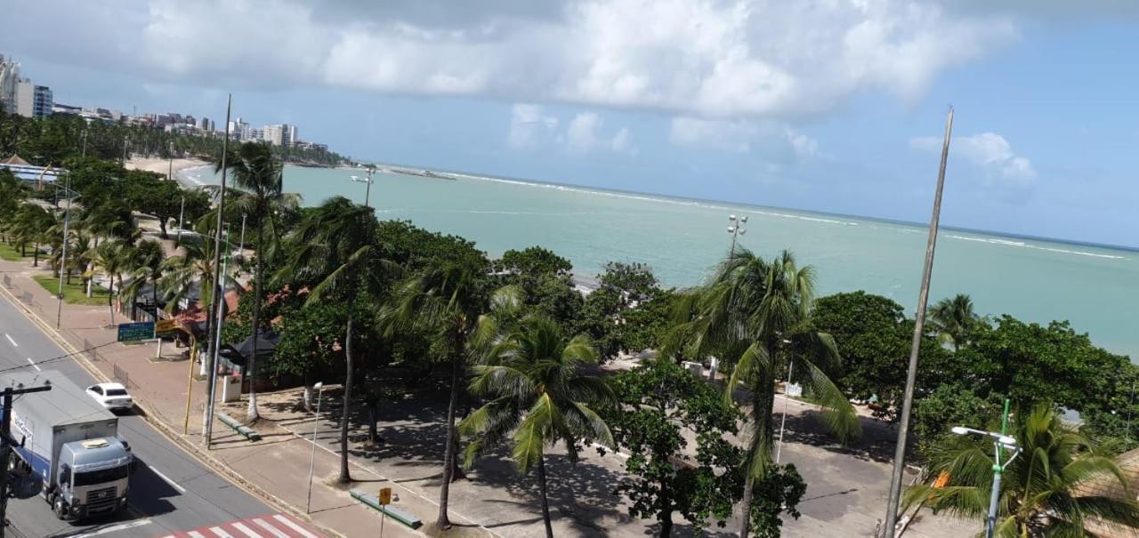 Apartamento No Edifcio Neo 2 Beira De Pajucara Mobiliado Com 02 Quartos Consumo Eletrico é Pago No Ckeck-out Maceió